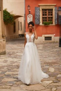 Lidia Gown -Alamour Sale Store 39 26a1dbc6 f7ce 4f8a a877 5b463de75c37