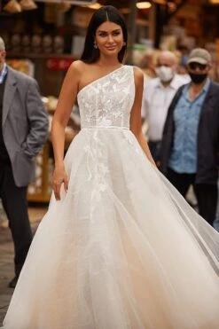 Berna Gown -Alamour Sale Store 40 c3c84d39 4866 4a1b 8627 85d63346f72e