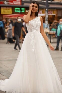 Berna Gown -Alamour Sale Store 41 fd49cee4 68df 41c6 aa2e 6c86f558b311