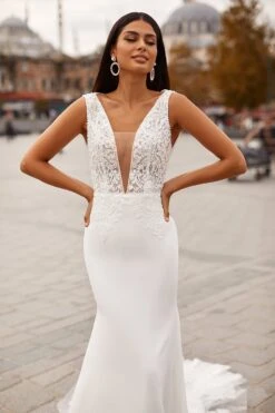 Nazan Gown -Alamour Sale Store 44 e275c5a5 c9bd 4c41 8615 1a2d5dccb10b