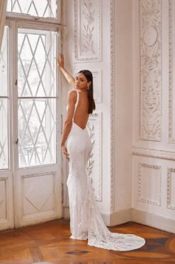 Larisa - White 6 Larisa - White -Alamour Sale Store 8 ee705FGHece c702 4056 8d3c 664b94257b23 1600x ce172a11 e03e 44d1 8aa3 4b86fe8d62a2