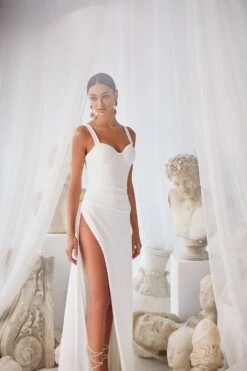 Laria - White -Alamour Sale Store 8 ee705ece cW702 4056 8d3c 664b94257b23 1600x 1eac51d3 80c6 49d2 a533 42c4beb174d3